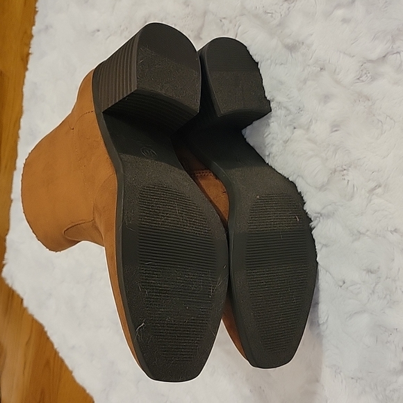 American Eagle Outfitters Brown Heeled Booties, Women's Size 10, EUC! - Picture 8 of 10